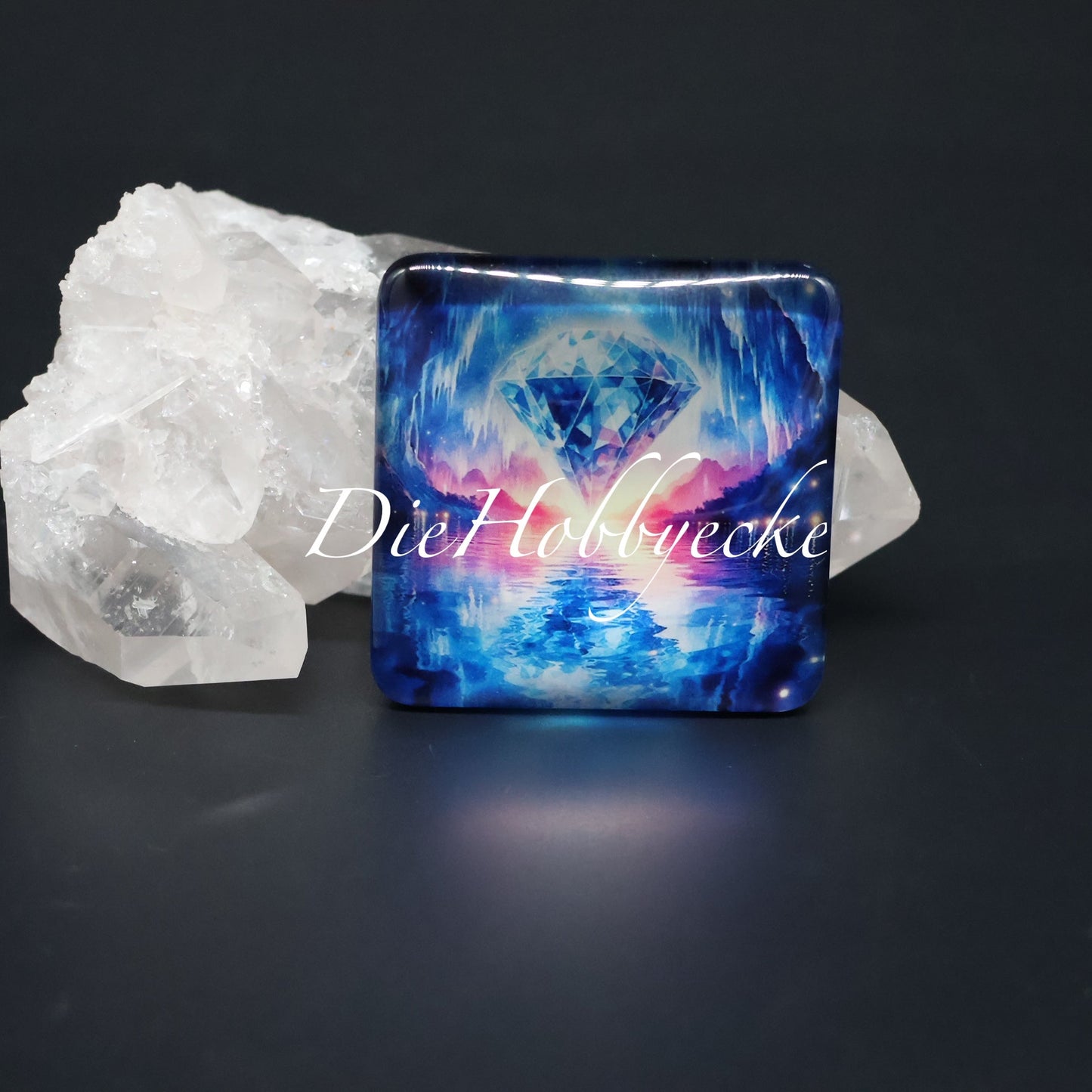 Diamond Painting Cover Minder schwebender Diamant in Grotte