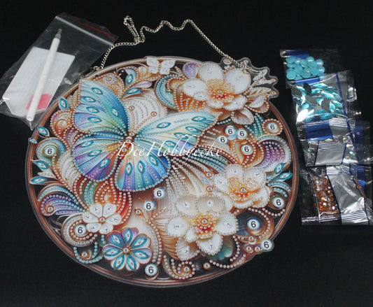 Diamond Painting Aufhänger mit Schmetterlingen und Blumen