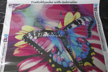 Diamond Painting Bild leuchtender Schmetterling