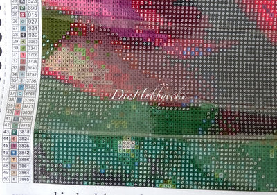 Diamond Painting Bild 50x50 Baby-Drache 'Fiona’ Harz-/Fairy Dust Steine with DiamondPaintingBee