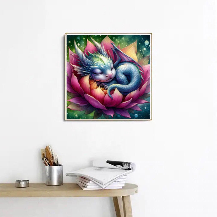 Diamond Painting Bild 50x50 Baby-Drache 'Fiona’ Harz-/Fairy Dust Steine with DiamondPaintingBee